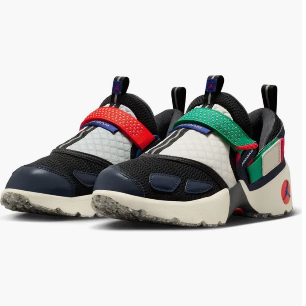 NIKE Trunner LX Sneaker (Women)